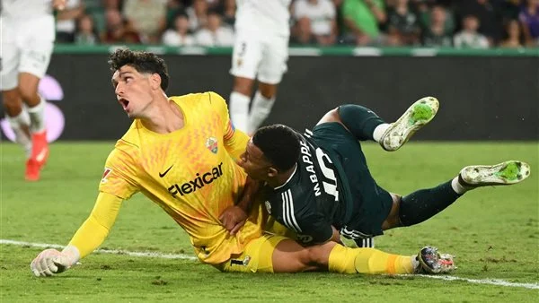 ريال مدريد يخطف فوزًا مثيرًا من إلتشي بثلاثية مقابل هدفين في الدوري الإسباني