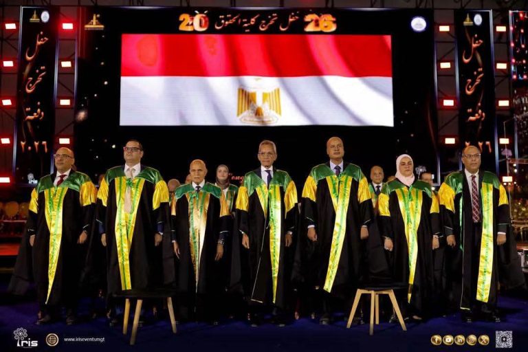 «حقوق عين شمس» تحتفي بتخريج الدفعة 73 وتكرّم المستشار هاني حنا وزير شؤون المجالس النيابية ونخبة من كبار رجال القضاء والدولة